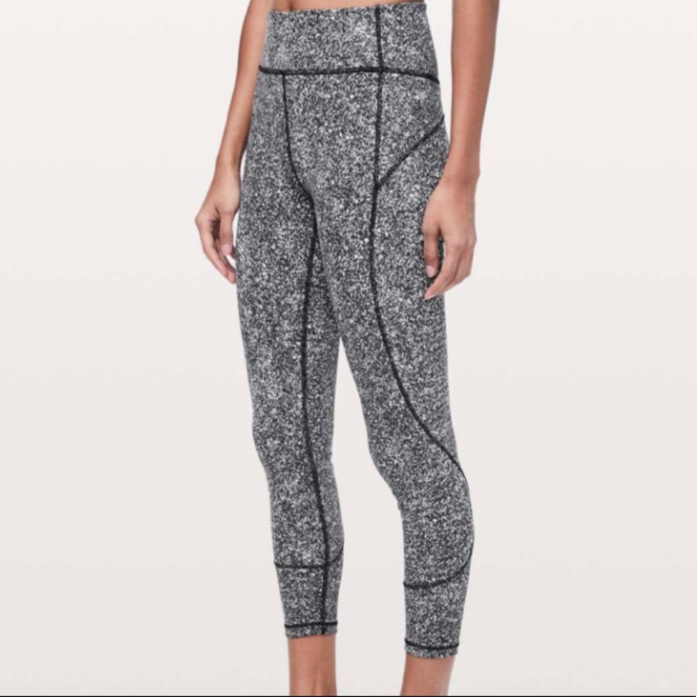 *RARE* Lululemon In Movement Tight 25" *Everlux
